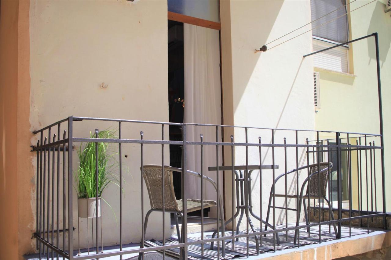 Hedone City Luxury Apartments With Free Parking Pula Exterior foto
